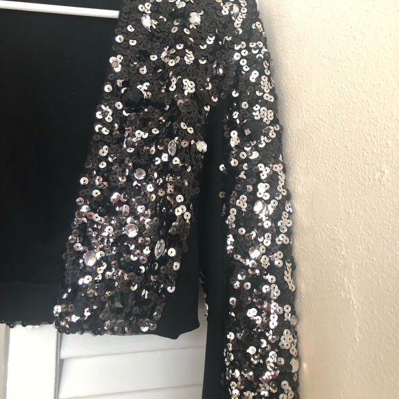 Beautiful jacket - Picture 3 of 4